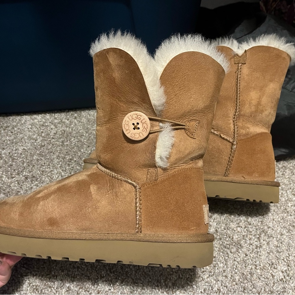Women's UGG Bailey Button Boots - Size 9